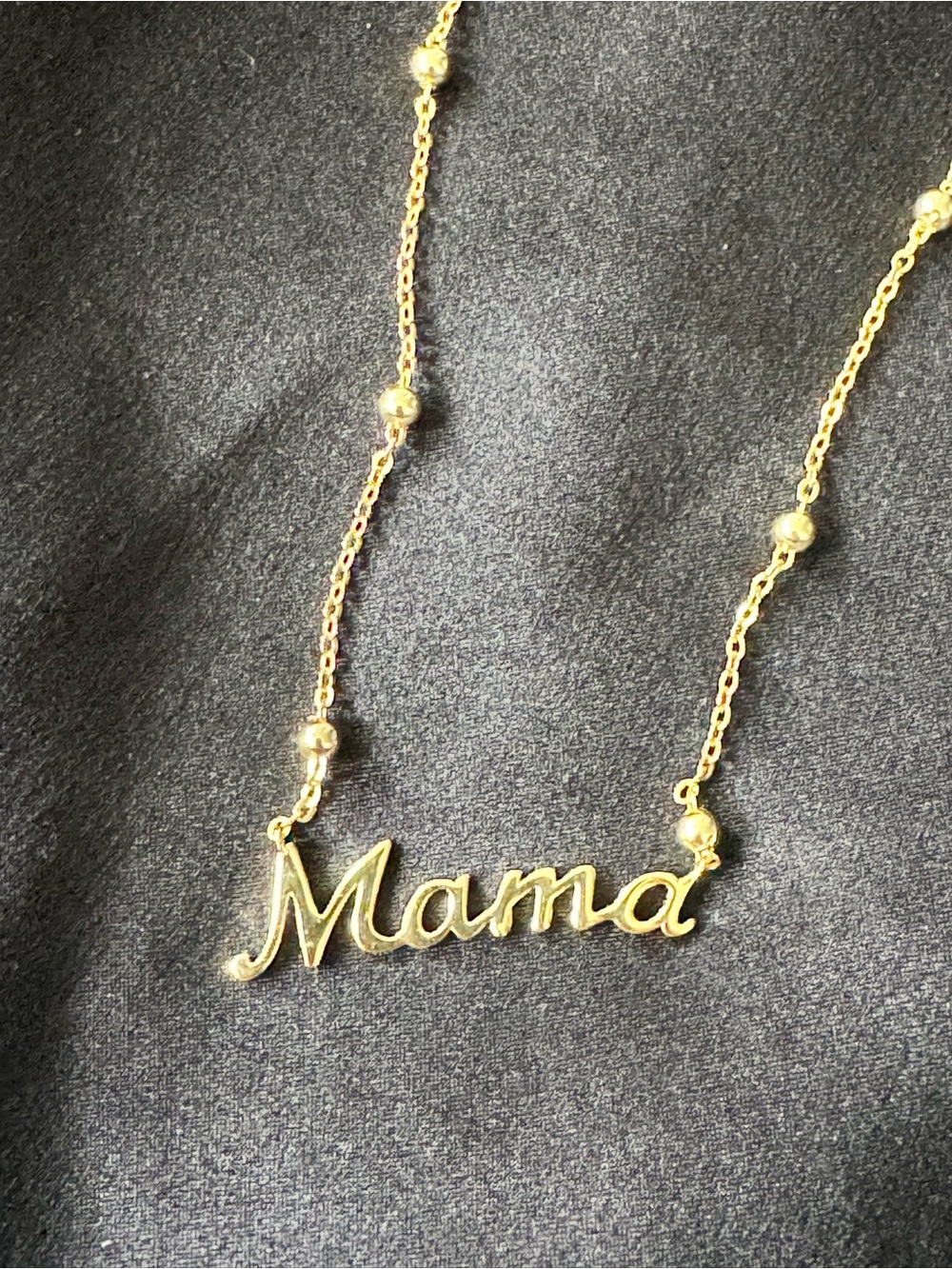 Mama Script Pendant Necklace in Gold